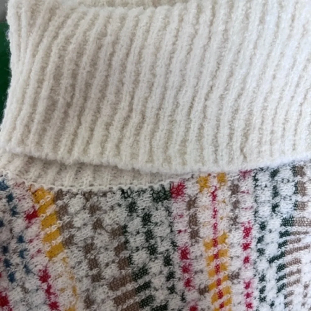 sweater - Picture 5 of 11